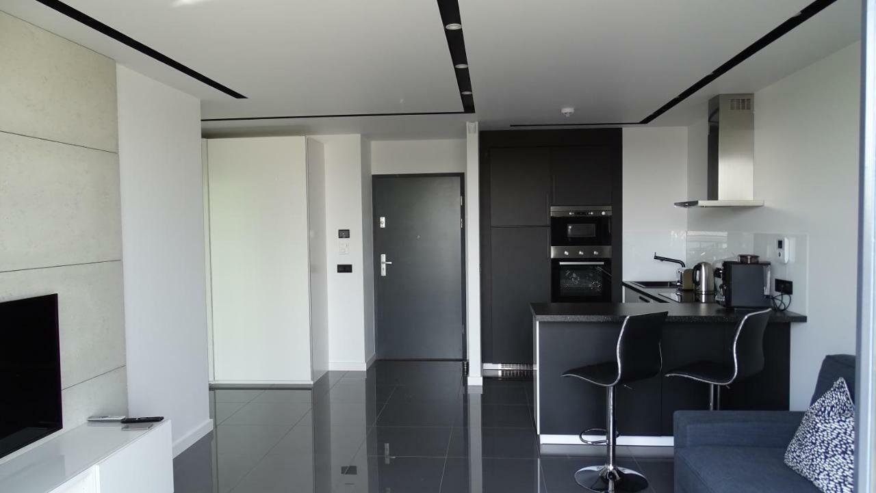 Black Line Apartment คราคูฟ ภายนอก รูปภาพ